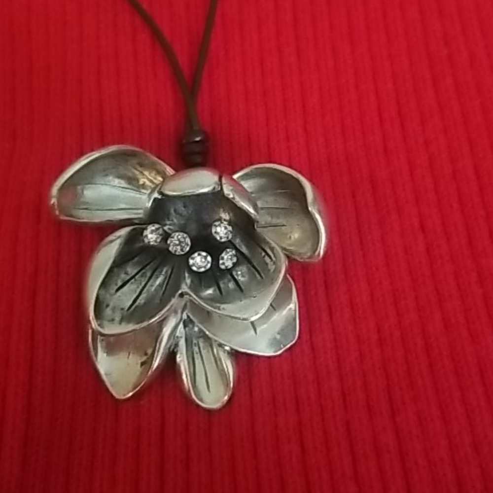 Necklace - Picture 2 of 3